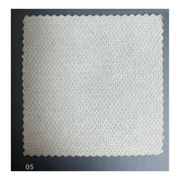 Divano Alenda 3 posti con piedini quadrati colore beige
