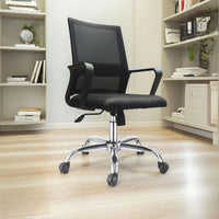 Poltrona da ufficio C8350 con schienale in rete colore nero con base cromata