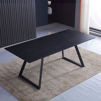 Tavolo allungabile Shelton con piano impiallacciato legno massiccio tinto nero e gambe in metallo nero