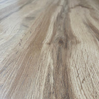 Tavolo Belinda allungabile piano colore rovere e struttura colore nero