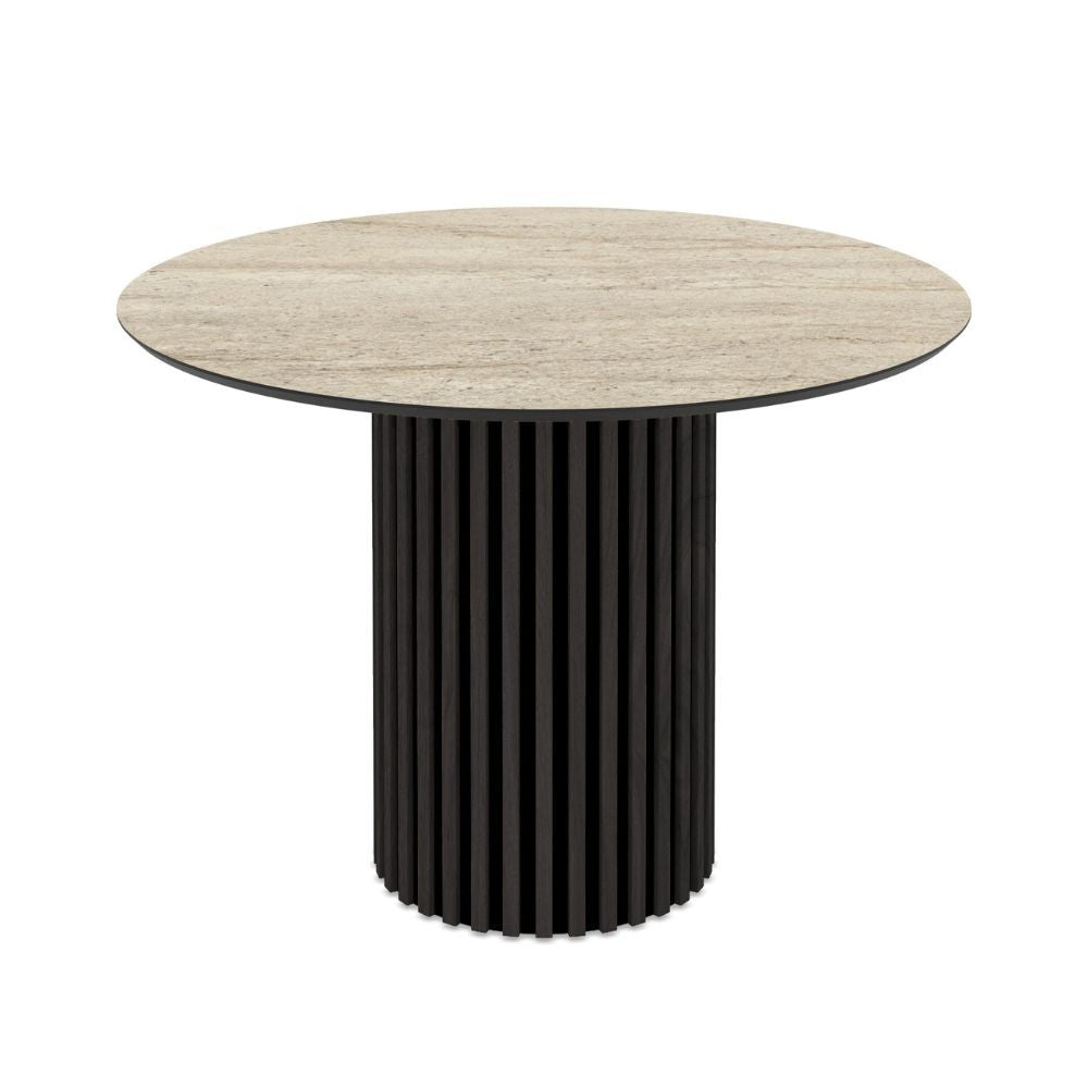 Tavolo Olympus con piano effetto marmo travertino e struttura in legno nero